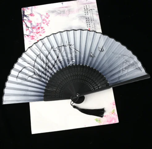 Faltfächer im Retro-Stil, weiblich, japanisches Muster, Retro-Stoff, Kunsthandwerk, Geschenk, Heimdekoration, Ornament, tanzender Handfächer