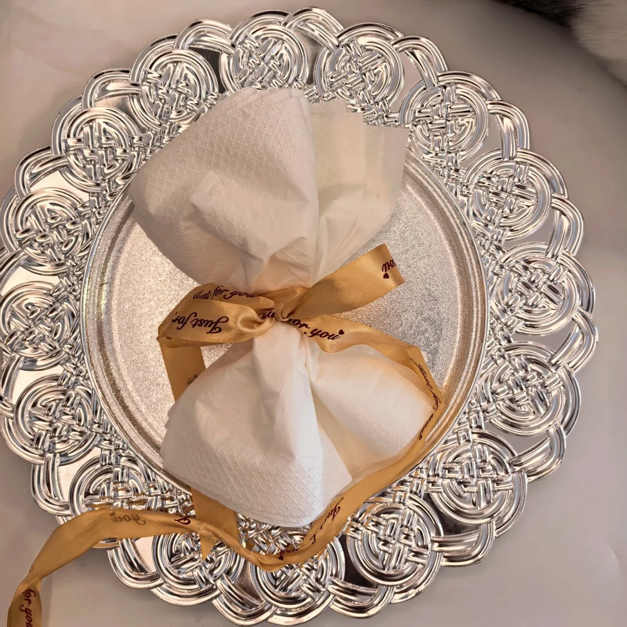 13Inch Gold Plastic Gold Finish Mirror Wedding Charger Plates Round Dinnerware Gold Charger Plates Party Wedding Decoration