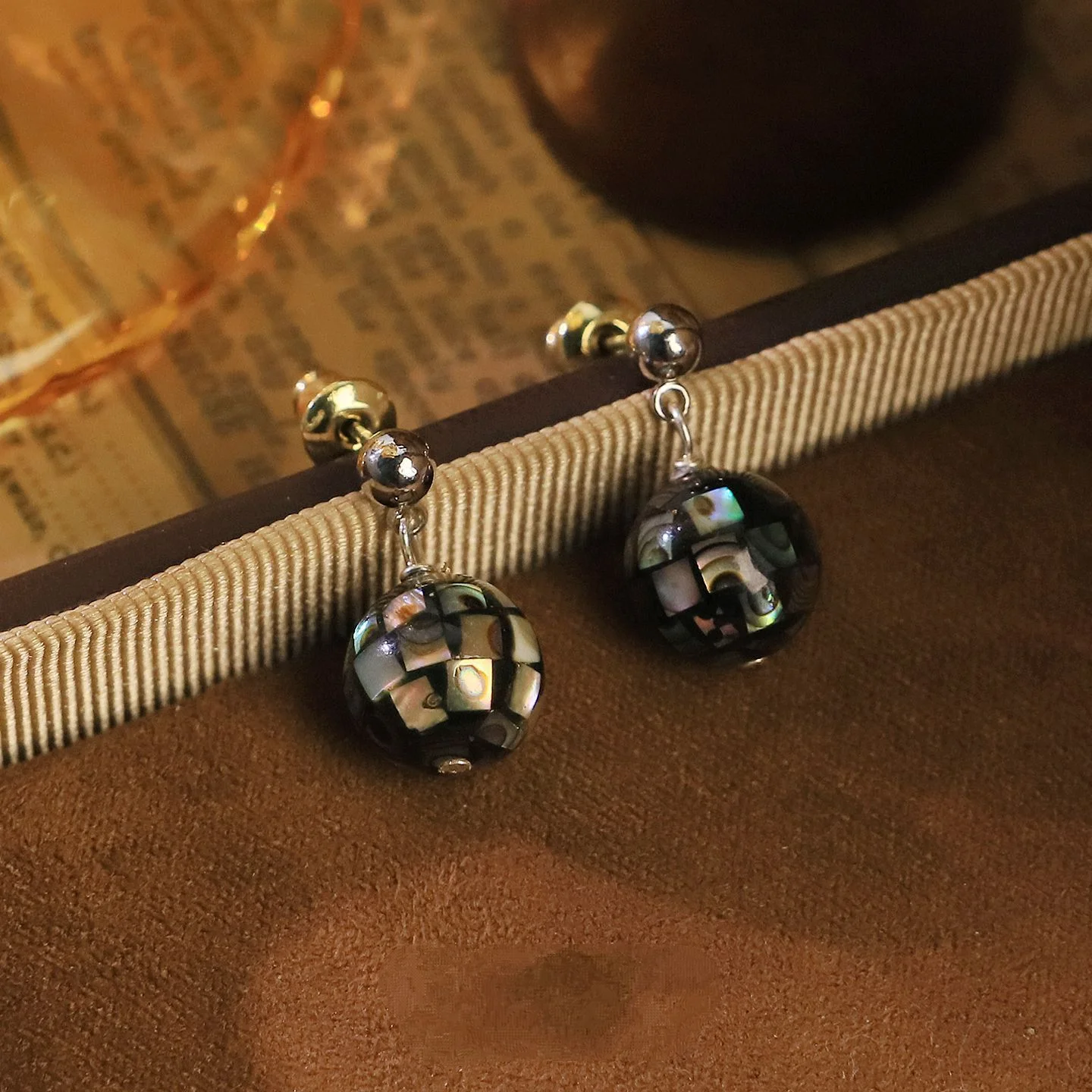 Vintage Women Abalone Shell Ball Shape Stud Drop Earrings Niche Style Ear Ornaments Fashion Decor Jewelry For Women Party Gift
