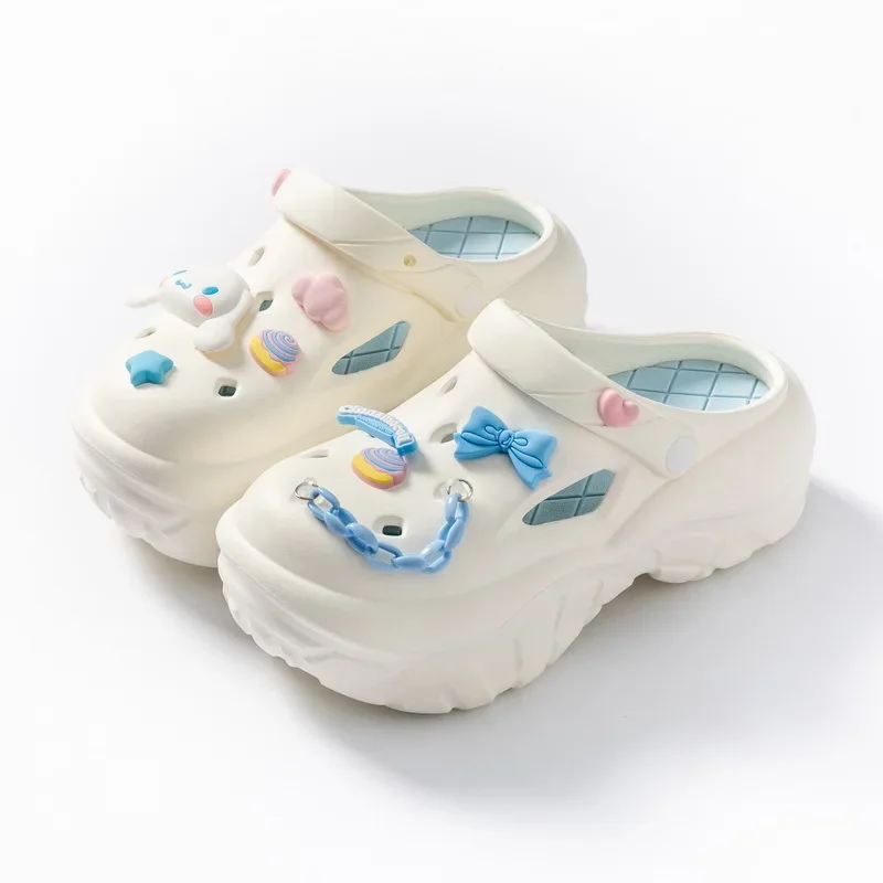 Sanrio Hello Kitty Sandały antypoślizgowe Cloud Women Cute Slides Summer Outdoor Sweet Cute Kuromi Hole Shoes Fashion Design Slippers