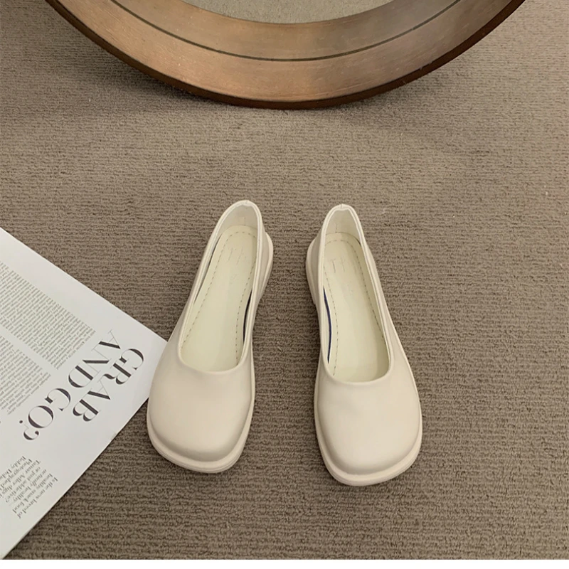 Spring and Autumn 2024 New Grandma Shoes Skirt Light White Flat Shoes Women\'s Shoes