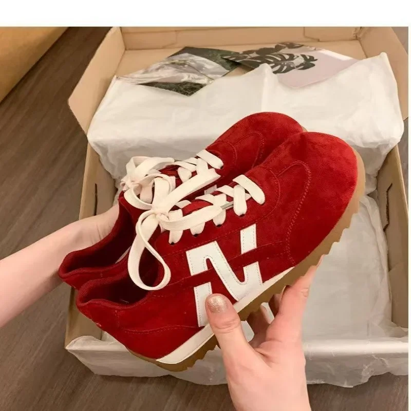 Casual Skate Shoes Comfort Walking Girls Retro Suede Sneakers Minimalist Lace Up Flat Trainers Classic Footwear Outdoor