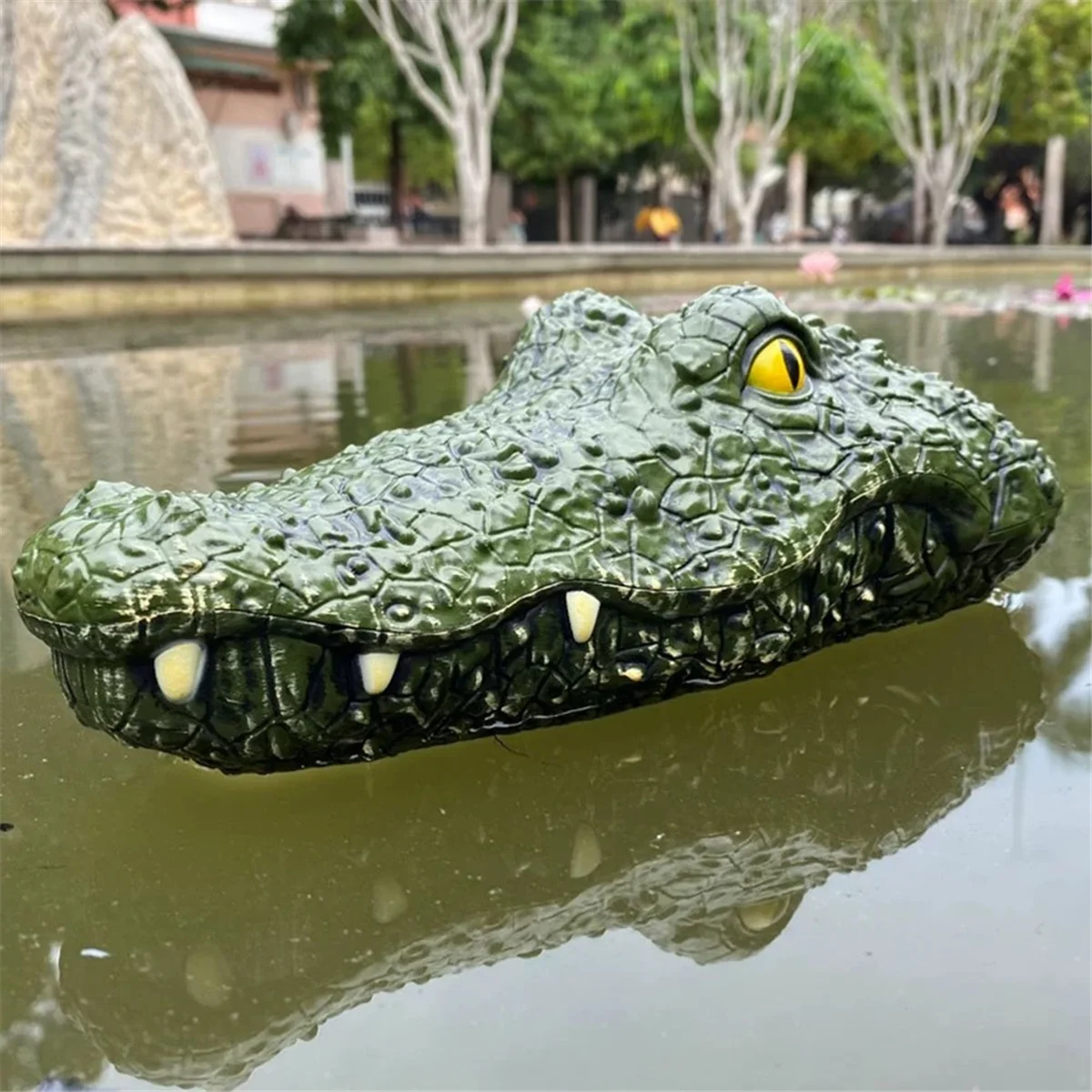 Remote Control Alligator Head Boat for Kids and Adults for Pools, Water Parks, Lakes and More Christmas Present