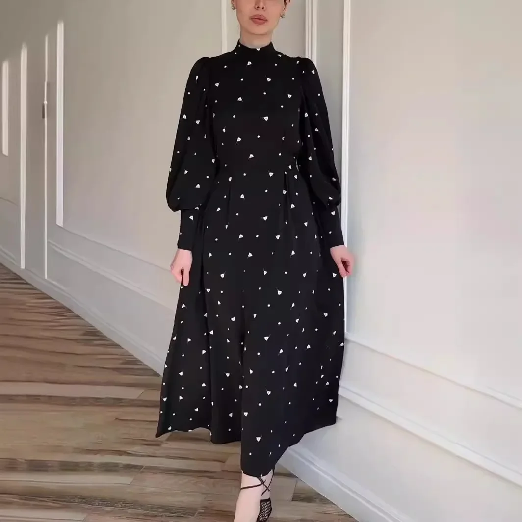 فستان نسائي فضفاض برباط من الساتان مزين بالزهور وأكمام طويلة وخصر عالٍ وياقة مدورة عباية غير رسمية