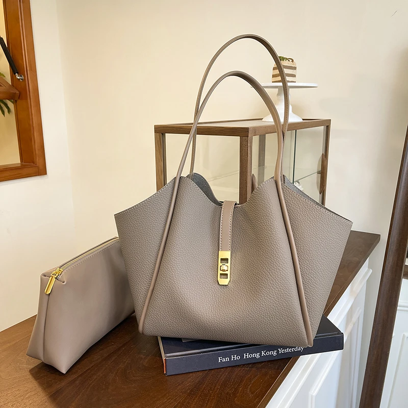 

Модная классическая дизайнерская сумка для подгузников для женщин, элегантная винтажная кожаная минималистичная сумка с большой вместимостью, роскошная сумка.