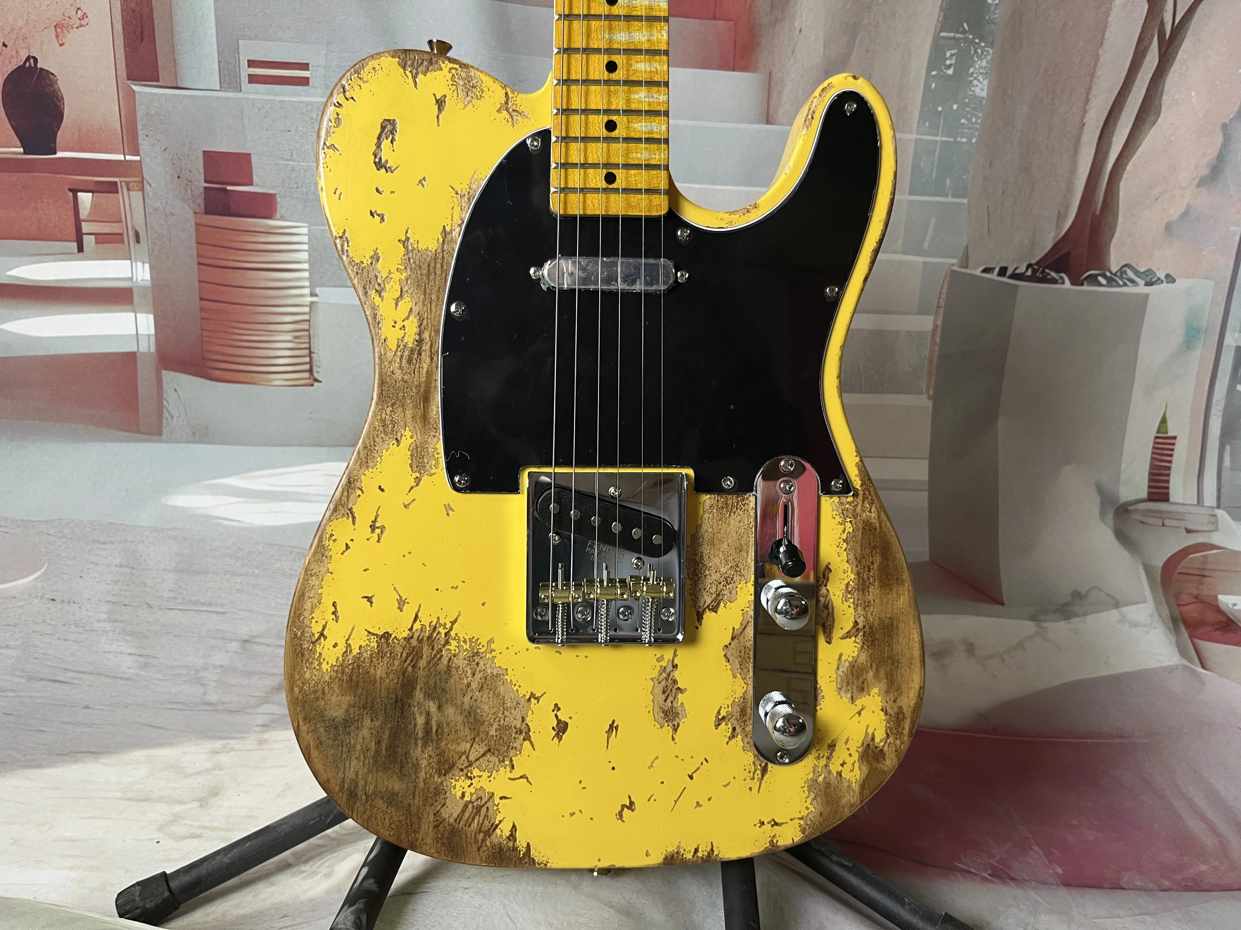 handed relics Yellow electric guitar Alder body maple fingerboard Physical shooting quality guaranteed fast delivery