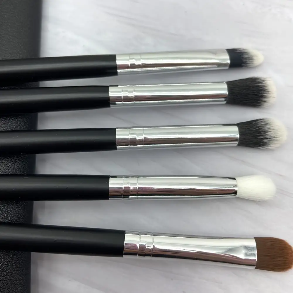 Versatile 11pcs Soft Synthetic Eyeshadow Brush Set with Nylon Bristles, Wooden Handles, Fragrance-Free for All Skin Types
