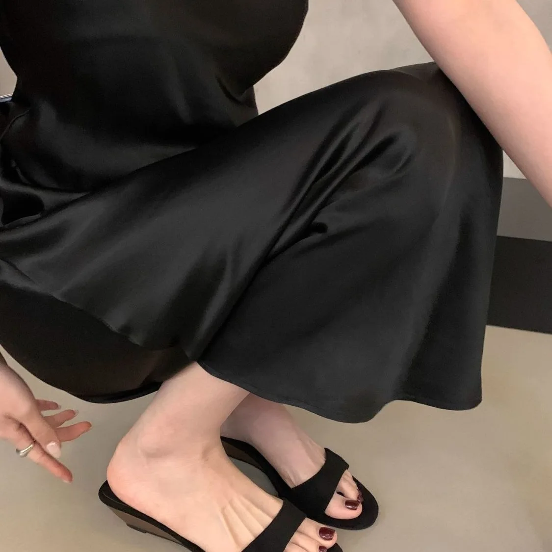 Summer 2026 Fashionable Retro Slope Heel Sandals Open Toe round Head High Heel Slip-On Slippers Unique Design Women's Shoes