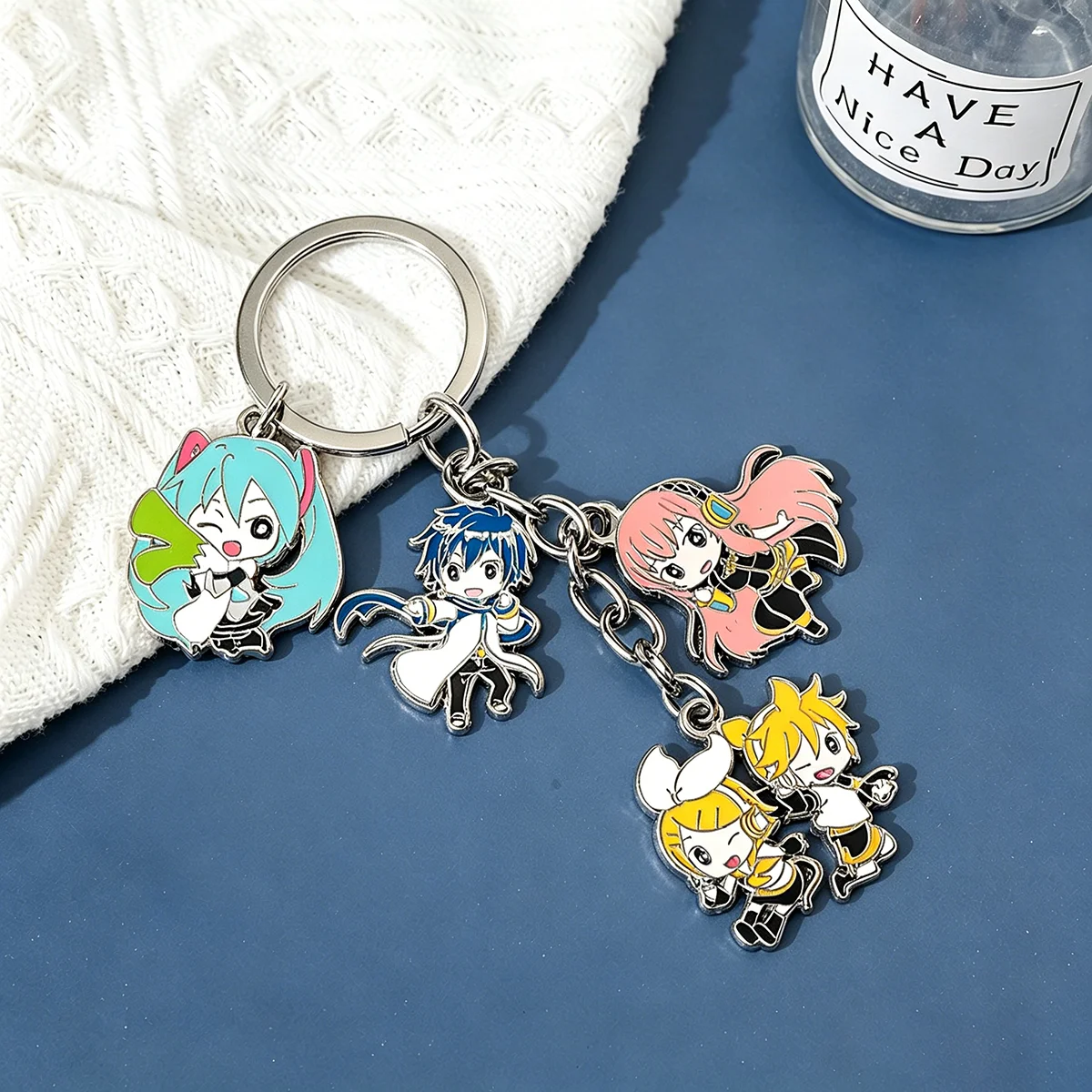 Porte-clés en métal de chanteur virtuel japonais, personnage de dessin animé, pour sac à dos et voiture, accessoires de cosplay, bijoux, accessoires, cadeaux pour fans
