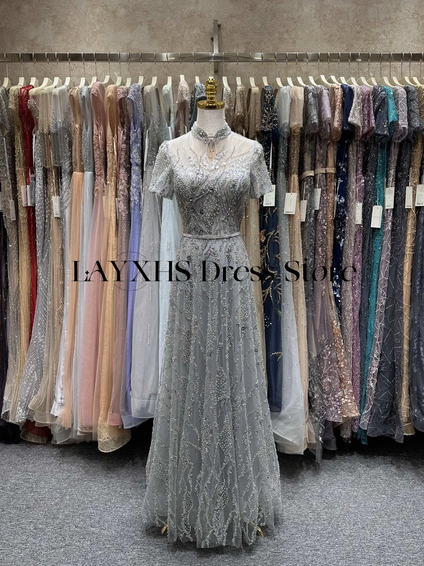 

Elegant Silver Sequin Mother of the Bride Dresses 2025 Beaded Short Sleeve High Neck Wedding Party Dress Customized Evening Gown