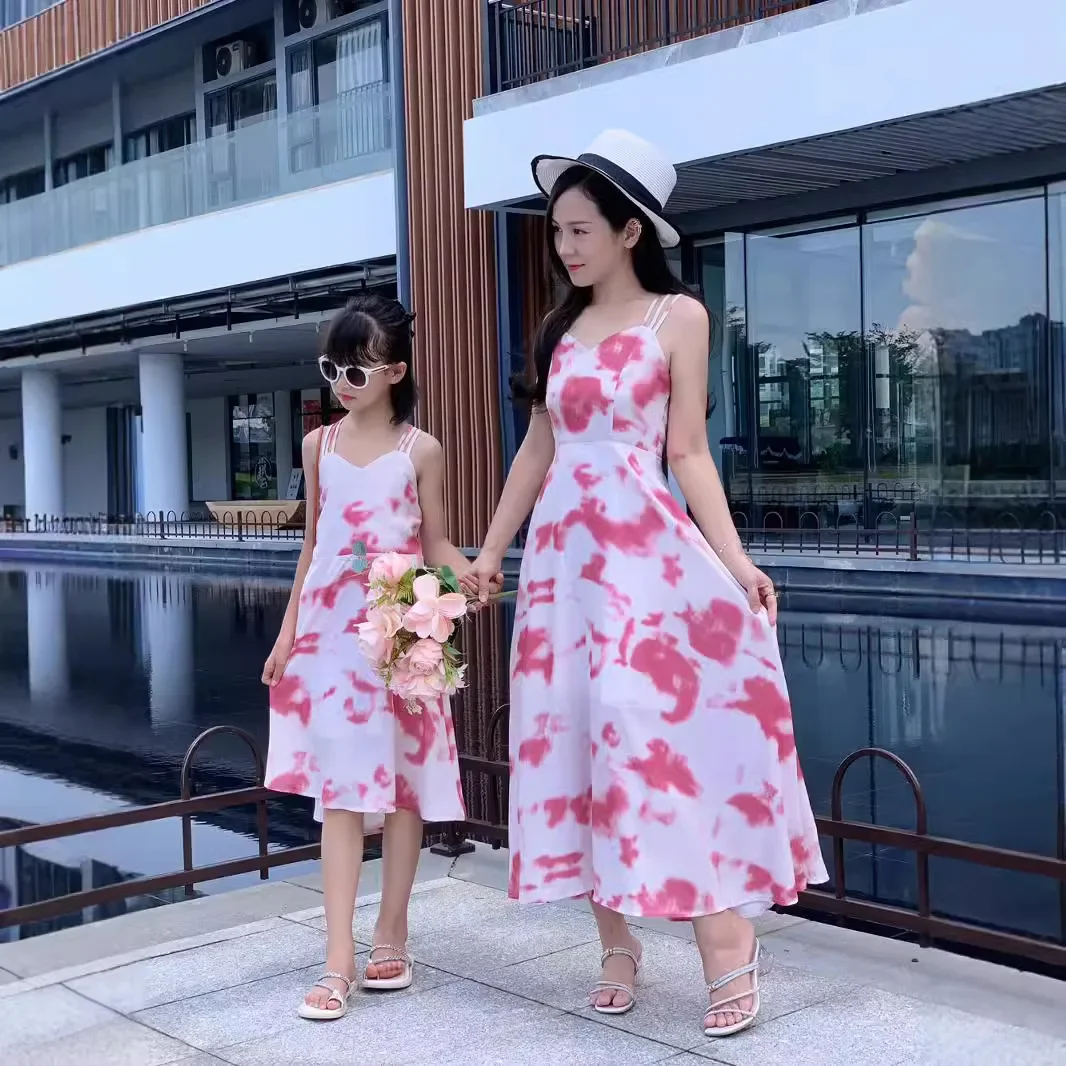 Vacation Resort Look Mom and Daughter Pink Dresses Holiday Mother Baby Girls Beach Dress Fashion Women Robe Momy and Me Clothing