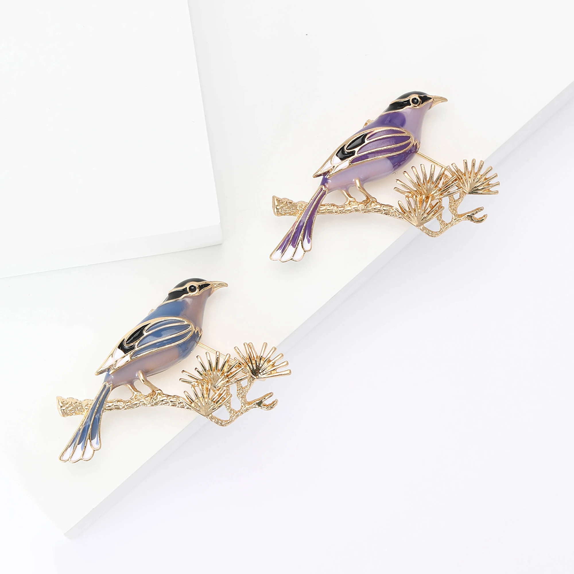 Enamel Pine Branch Magpie Pins for Women Unisex Enamels Animal Brooches Office Party Friend Gifts Jewelry Accessories