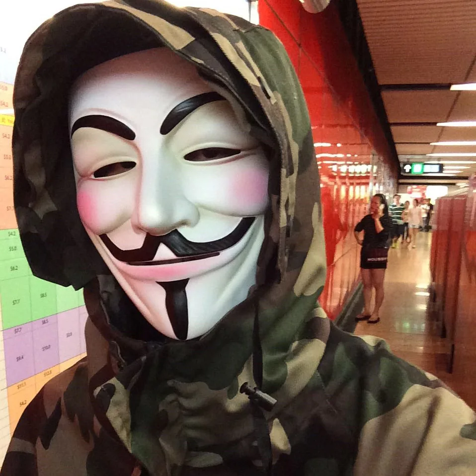 

Classic Sci-fi Movie V for Vendetta Resin Mask Unisex Party Masquerade Ball Halloween Horror Masks Decorate Collect