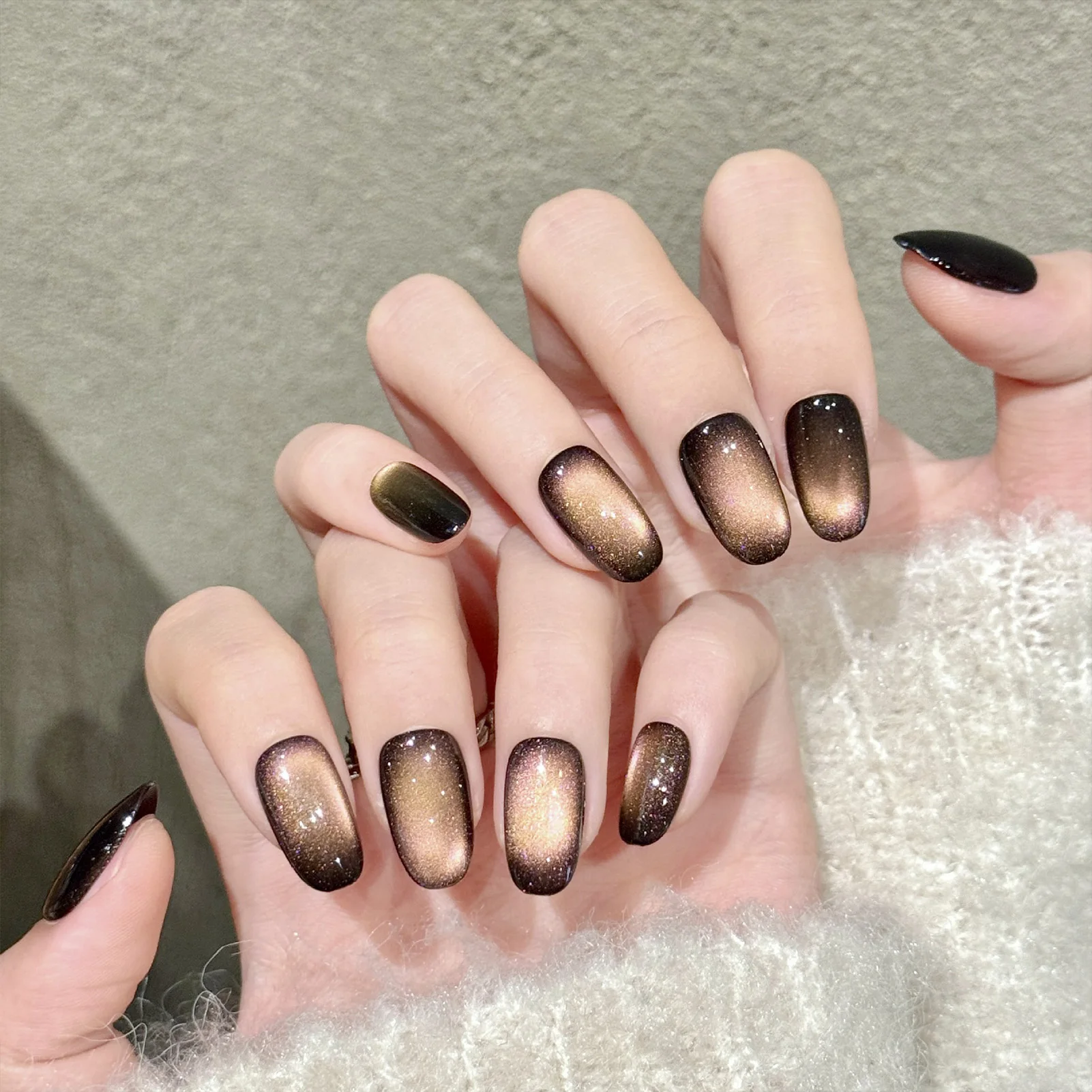 10pcs Handmade Short Oval Fake Nails Winter Brown Glitter Gradient Cat Eye Press On Nails Women Manicure Fashion False Nails