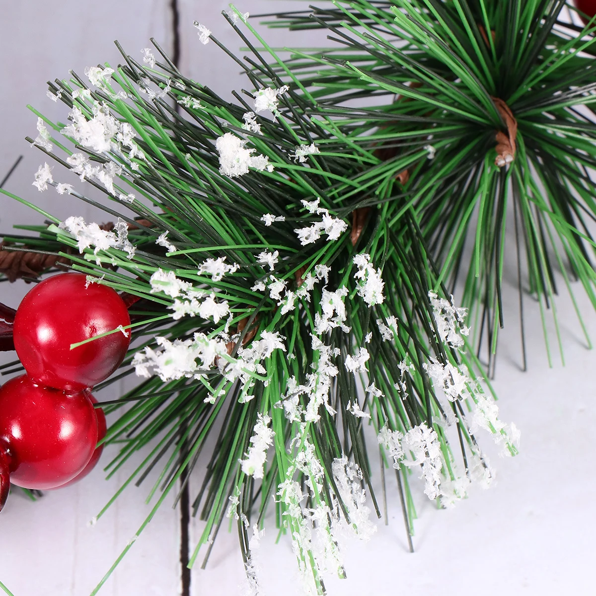 

Simulated Plant Berries Rings Wreath Hanger for Front Door Decorate Hanging Flower Garland Decoration Wooden Office