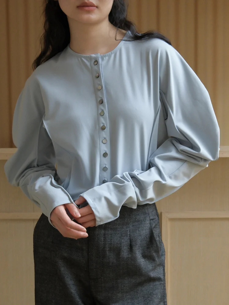 [LANMREM] Fashion Designer Shirt For Women Round Neck Long Sleeve Single Breasted Female Elastic Blouses 2024 Spring New 26D2949