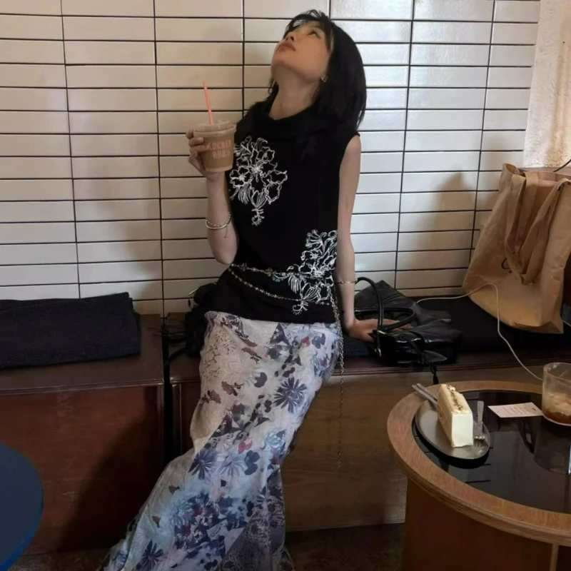 

American Retro Sexy and Spicy Style Pure Color Printed Vest for Women 2026 Summer New Fashion Casual Loose and Versatile Top