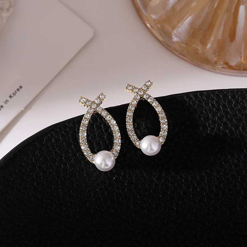 Crystal Cross Stud Earrings for Women Imitation Pearl Beads Sweet Girls Hollow Oval Rhinestone Small Earrings pendientes mujer