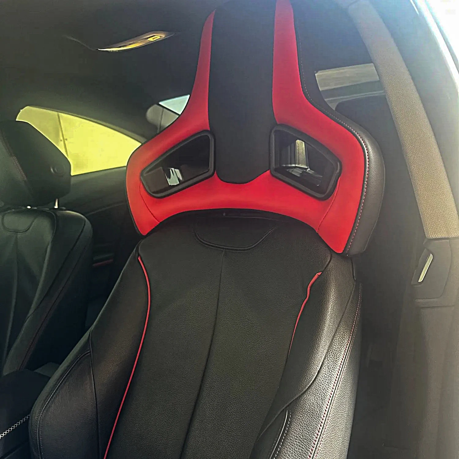 

TIYPEOR Triangular split type car seat Red and Black modified car seat headrests For 16.73in