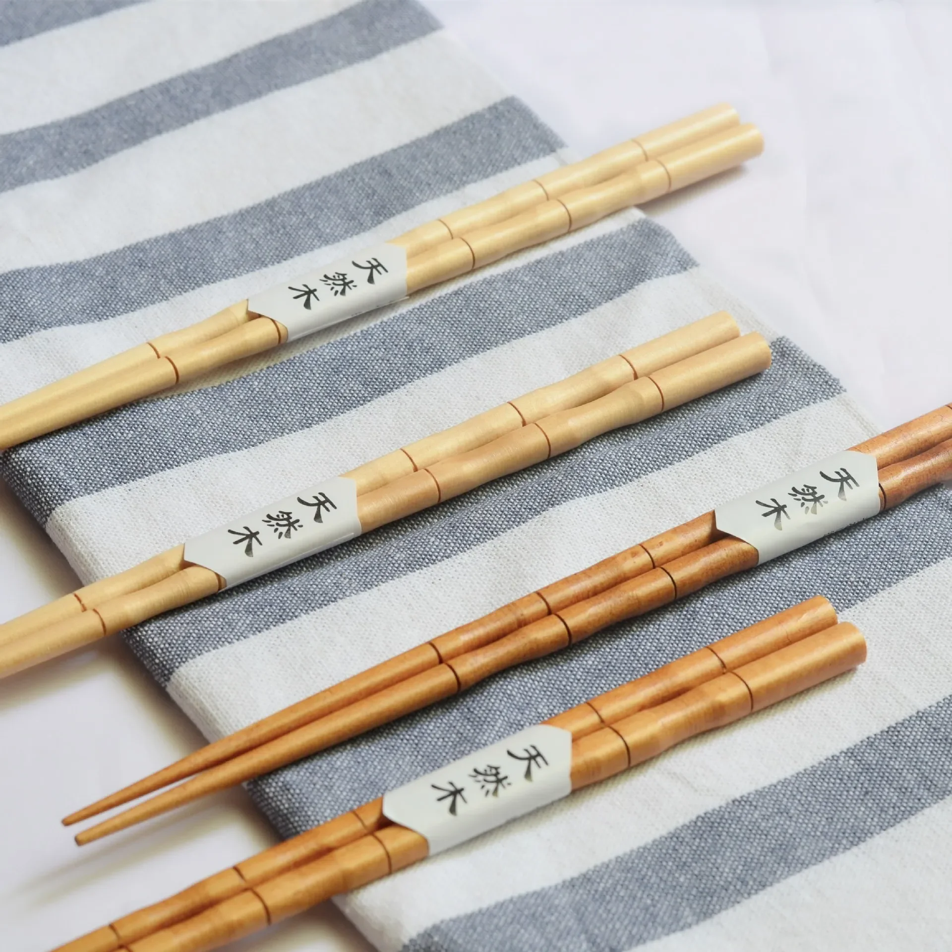 Bamboo Chopsticks Tableware Pointed Wooden Chopstick Japanese Creative Tableware Household Wooden Chopsticks A Pair of Chopstick