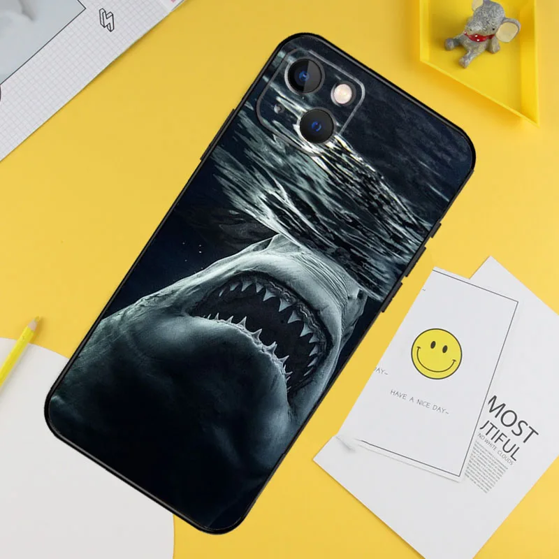 Ocean Whale Shark Swimming Phone Case For iPhone 14 13 12 Mini 11 Pro Max SE 2020 6 7 8 Plus X XS Max XR Cover Shell