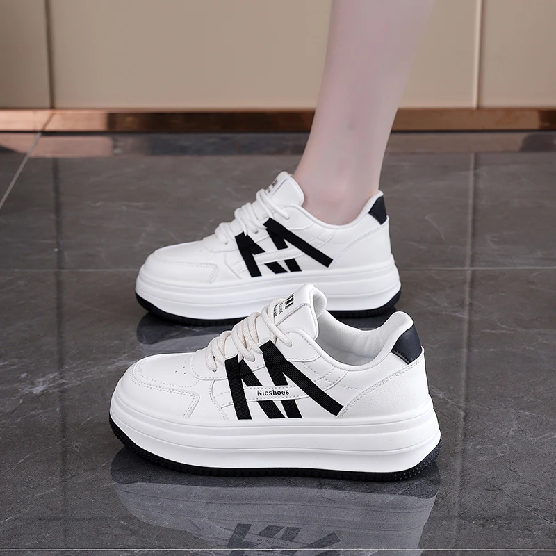 Thick Soled Interior Height Increasing Versatile White Shoes for Women, 2026 Spring New Sponge Cake Sports and Leisure Shoes