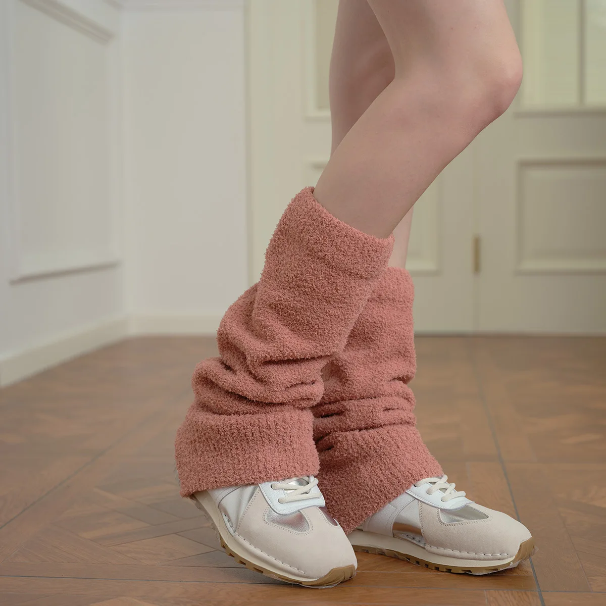 ถุงเท้าถักนิตติ้งเนื้อนุ่มสำหรับผู้หญิง รุ่น A-Class ปลายผ่าเป็นชั้น ขนฟู ครึ่งขนแกะ【สไตล์ Y2K ชุดฤดูใบไม้ร่วง ถุงเท้าแบบซ้อน】