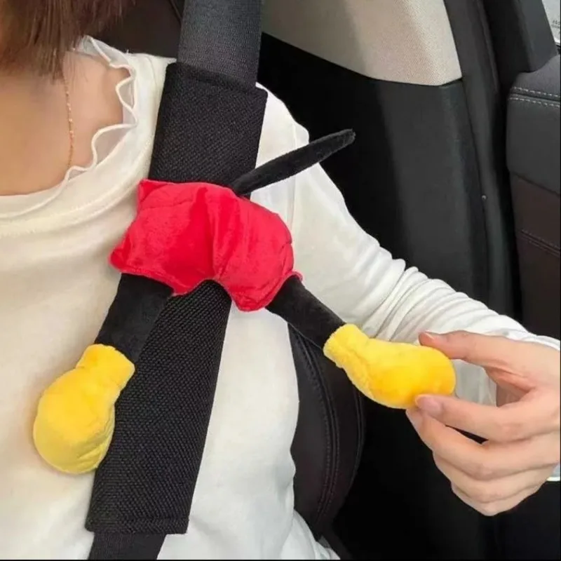 غطاء كتف لحزام مقعد السيارة ميكي كارتوني لطيف من ديزني، واقي حزام مقعد السيارة عصري ومبتكر للرجال والنساء