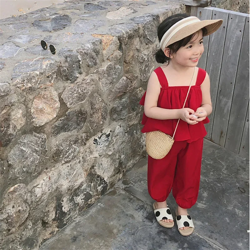 

Spring 2023 Korean Style Girls' Elegant Bright Red Refreshing Suspender Top Bloomers Two-Piece Suit Toddler Girl Clothes