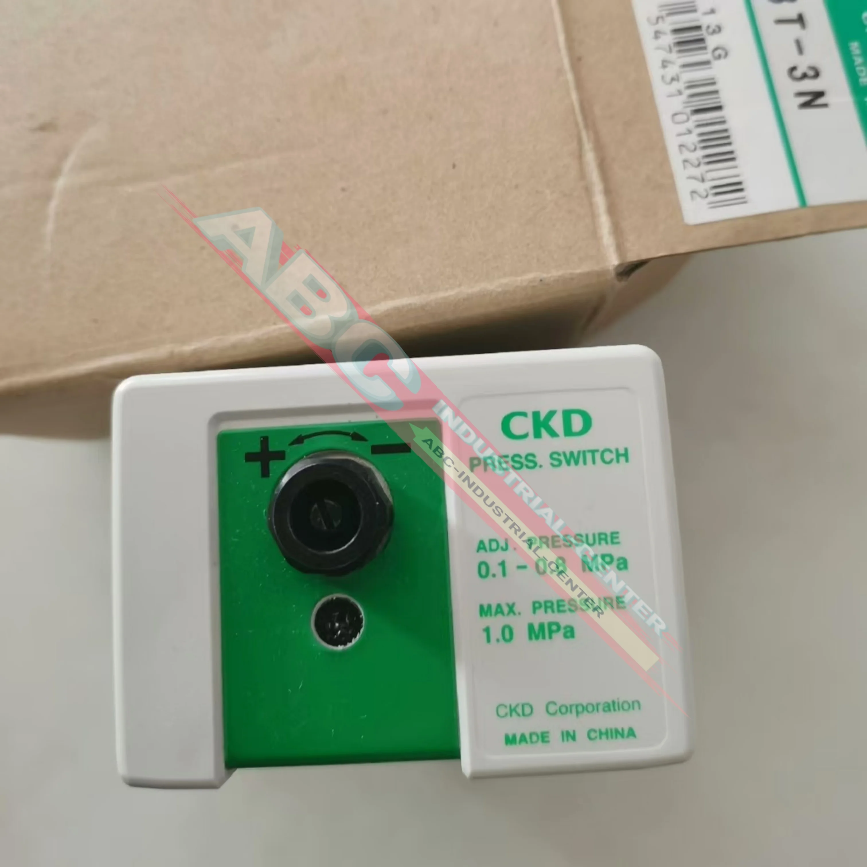 New  Pressure Relief Valve APE-8T-3N R1000-8G-W-NT original