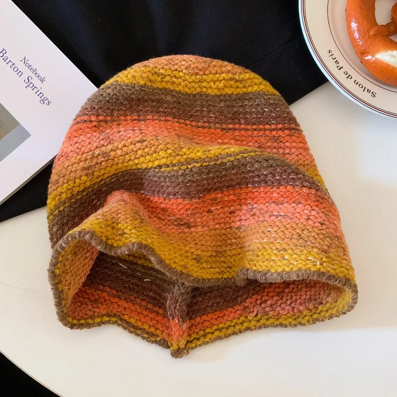 Japanische Retro-Strickmütze mit Farbverlauf und Kontraststreifen, Damen-Herbst- und Wintermütze, warm, mit Ohrenschutz, vielseitige Mütze im Skull-Design – Detail 2
