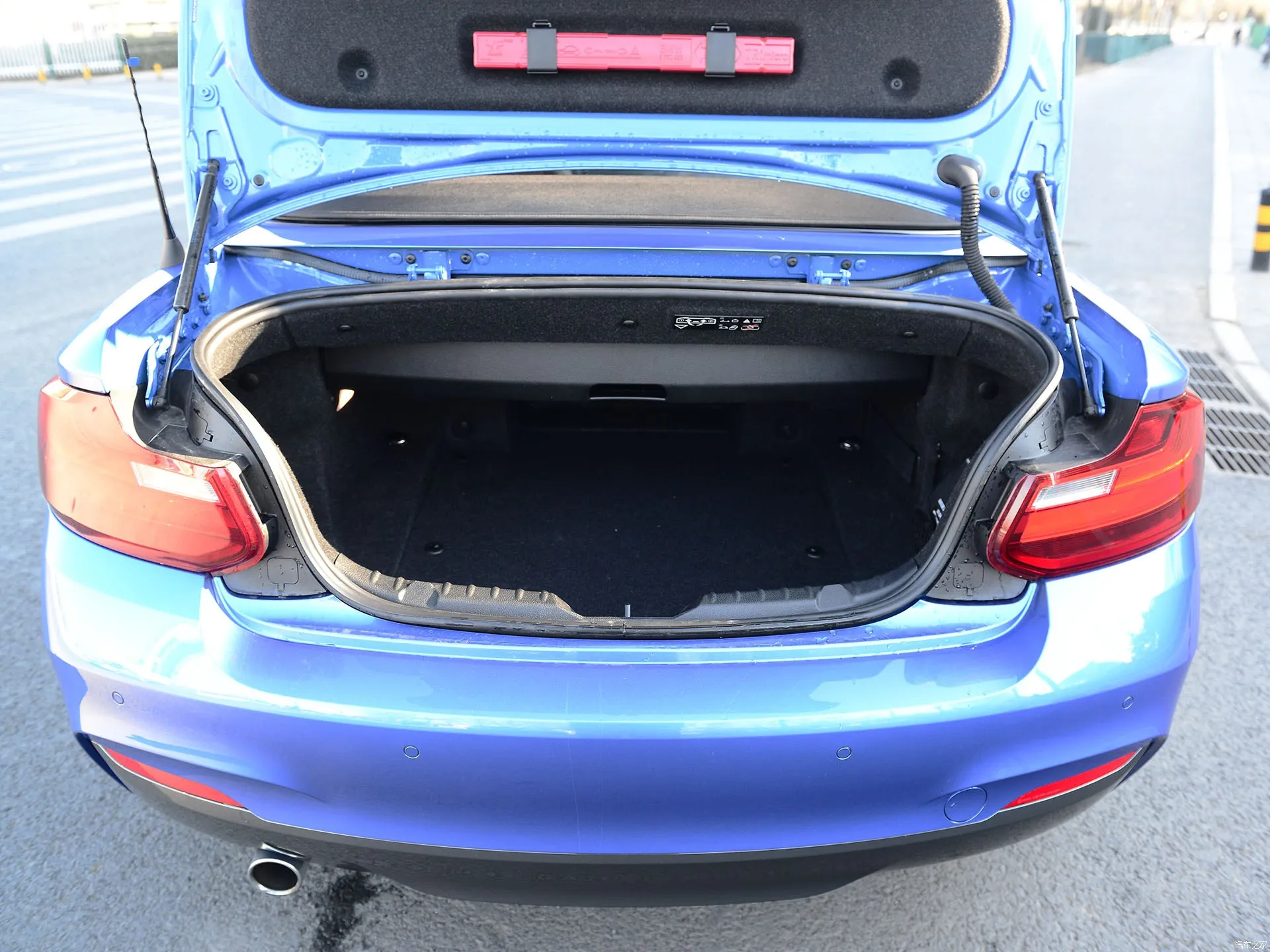 

2 шт. задних газовых упоров с пружинами для BMW 2 серии (F23) кабриолет 2014-2021, амортизаторы багажника