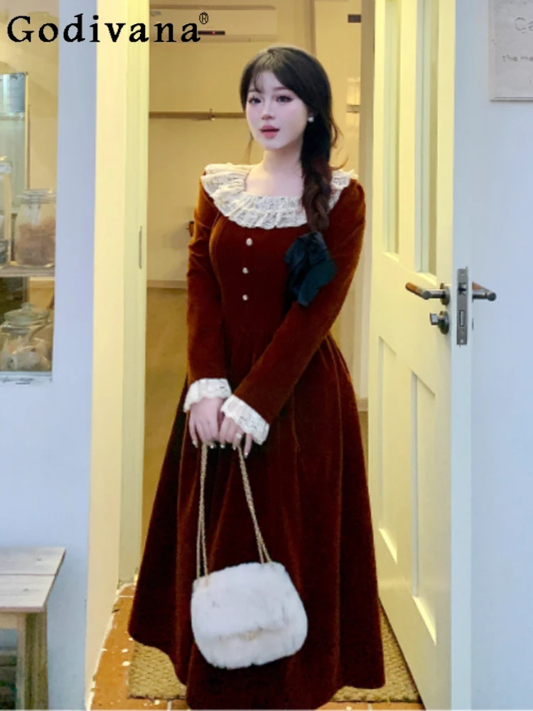 

Large Size French Retro Lace Square Neck Velvet Dress Elegant Women High Waist A-line Fashion Age-reducing Long-sleeved Dresses