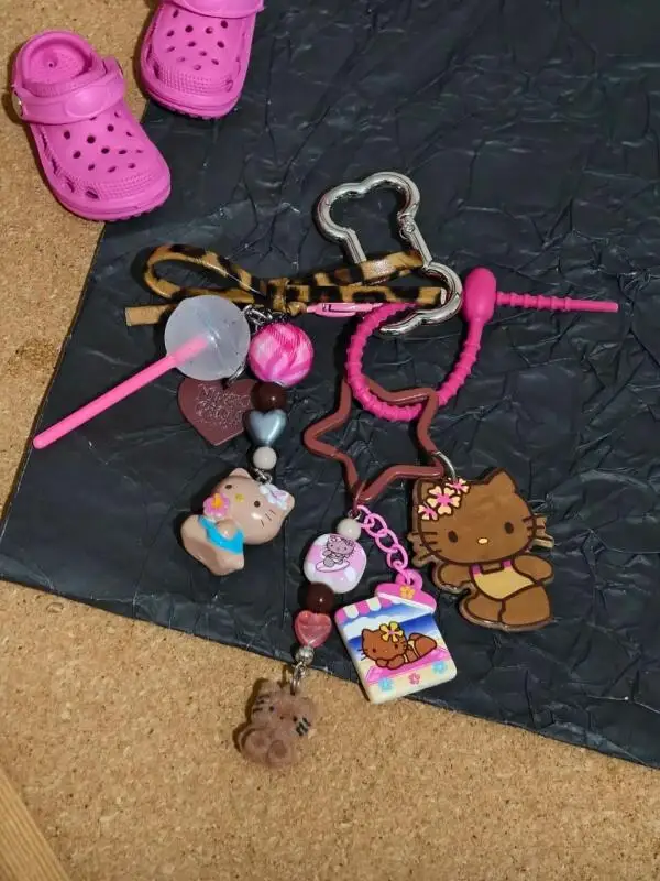 하와이 시 브리즈 블랙 스킨 헬로 키티 여행 가방 액세서리 개성 트렌드 백팩 펜던트 만화 키체인 선물