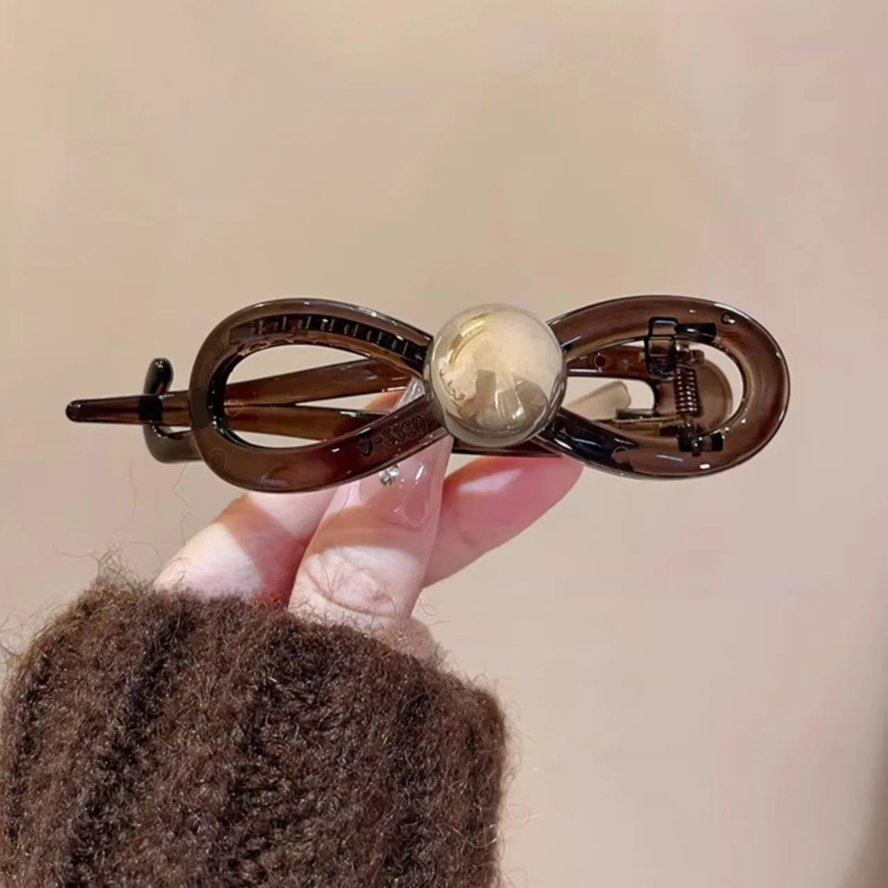 Neue gedrehte Haarspange aus Kunststoff, Imitationsperle, Haarnadel, gedrehtes Design, Haarnadel, Haarspangen, Damen-Haar-Accessoires – Detail 4