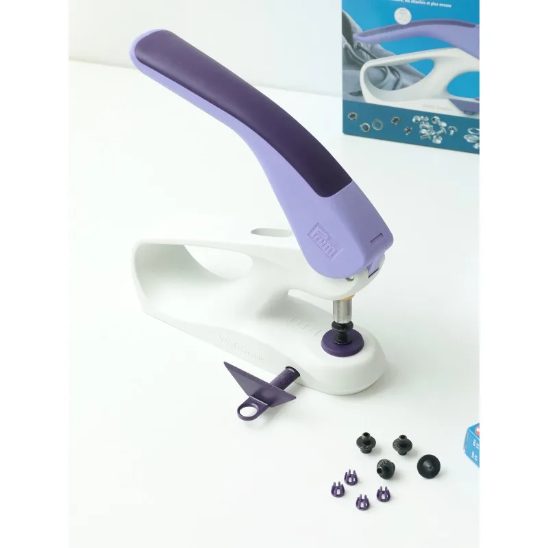 Multifunctional hole punch Four-in-one buckle Rivet installation tool Clothes snap buckle Seam-free buckle machine