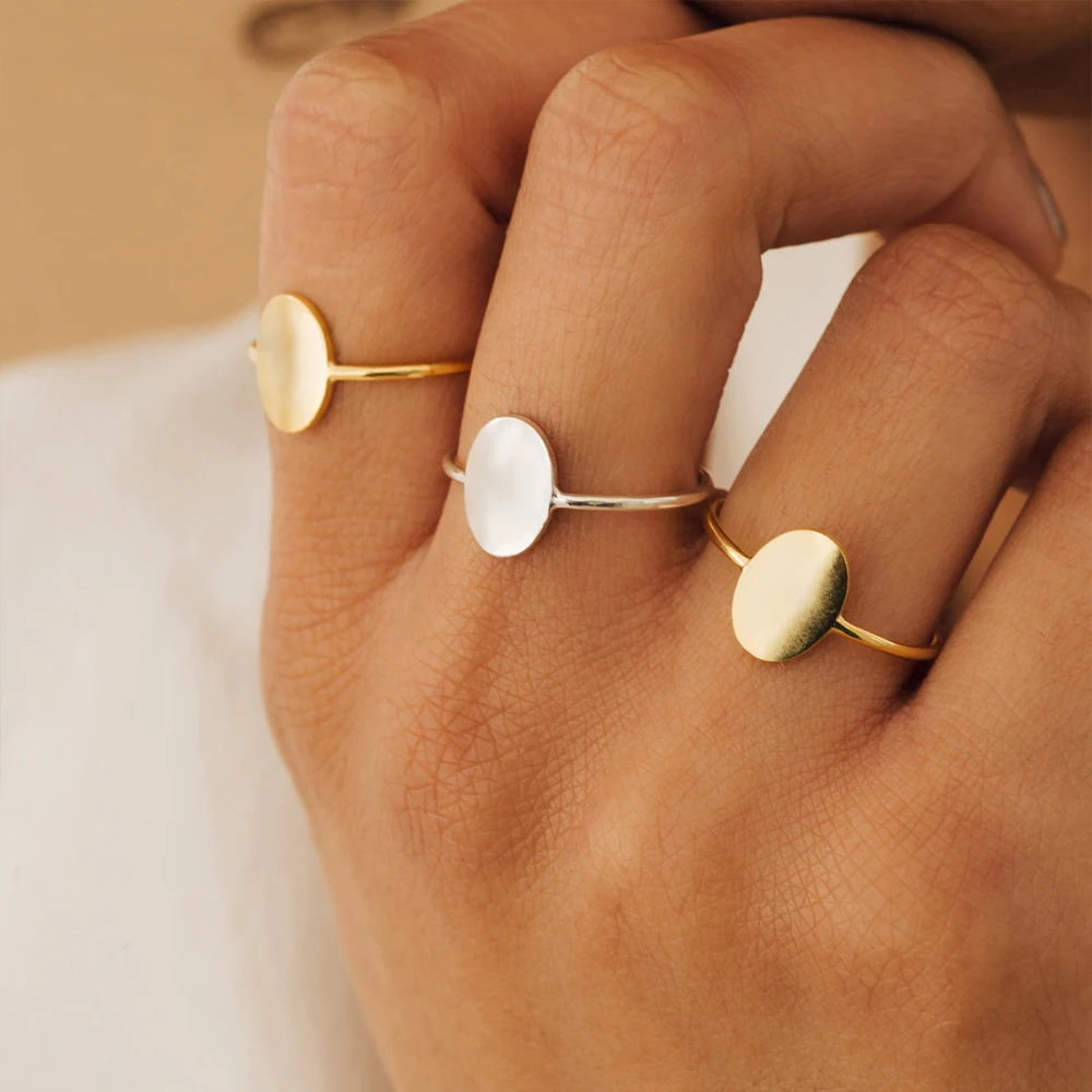 Bague signet ovale en acier inoxydable St-Delan pour femme, bague ovale minimaliste 8x10mm, bijoux tendance pour un usage quotidien