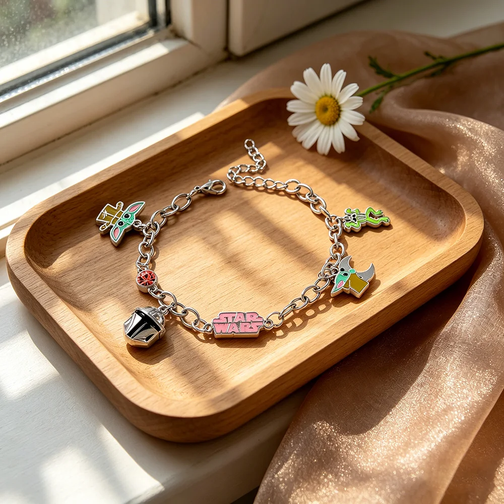 Star Wars Grogu Baby Yoda Charm Bracelet - the Mandalorian Inspired Sci-Fi Jewelry with Helmet And Logo Details for Fans