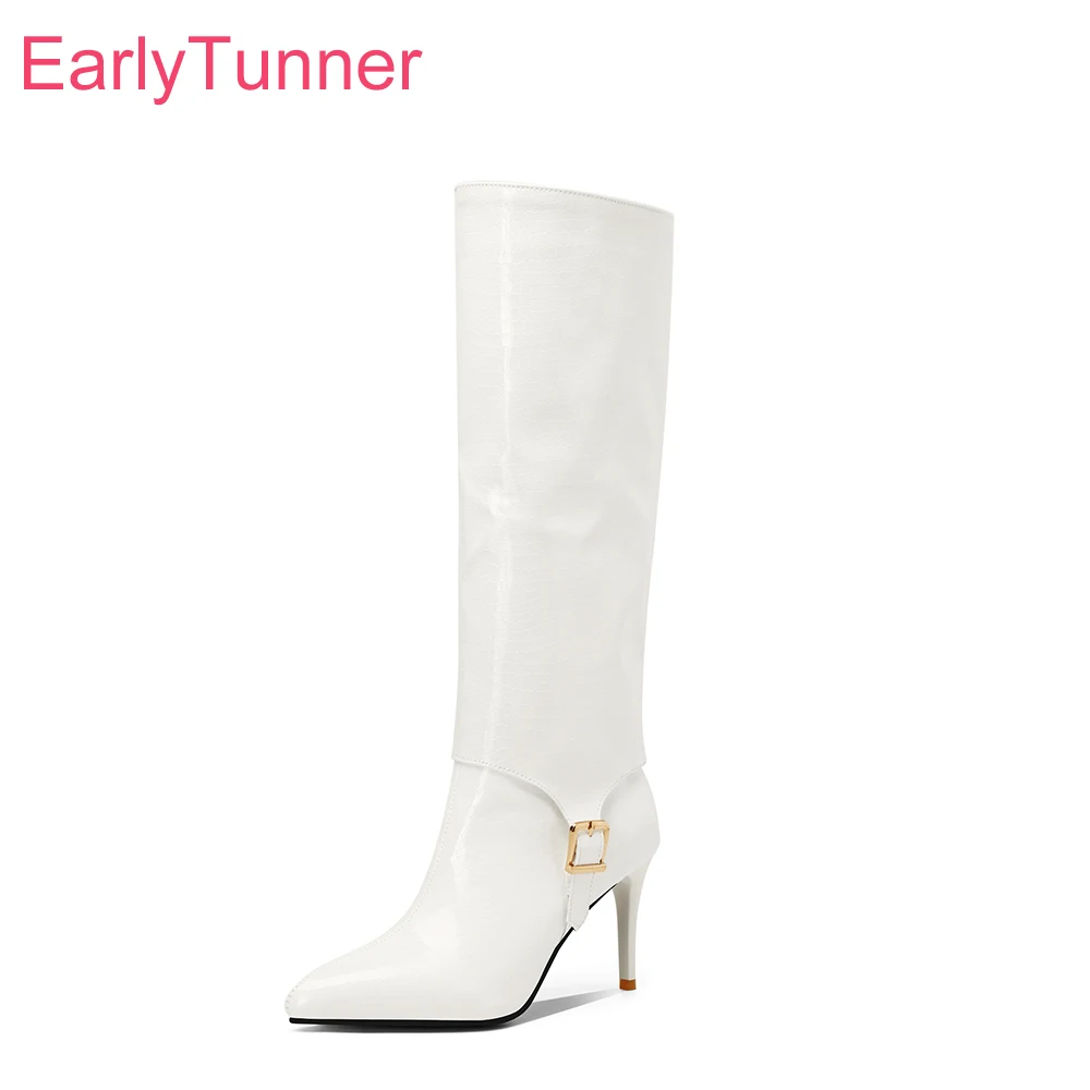 

2025 Новые зимние глянцевые белые черные женские сапоги до колена, пикантные женские туфли на высоком каблуке-шпильке, большие размеры 10,3, 45, 48