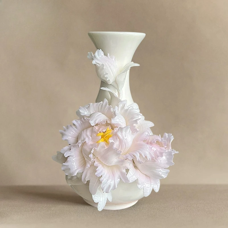 New Chinese high-end intangible cultural heritage hand-squeezed flower ceramic lavender peony vase