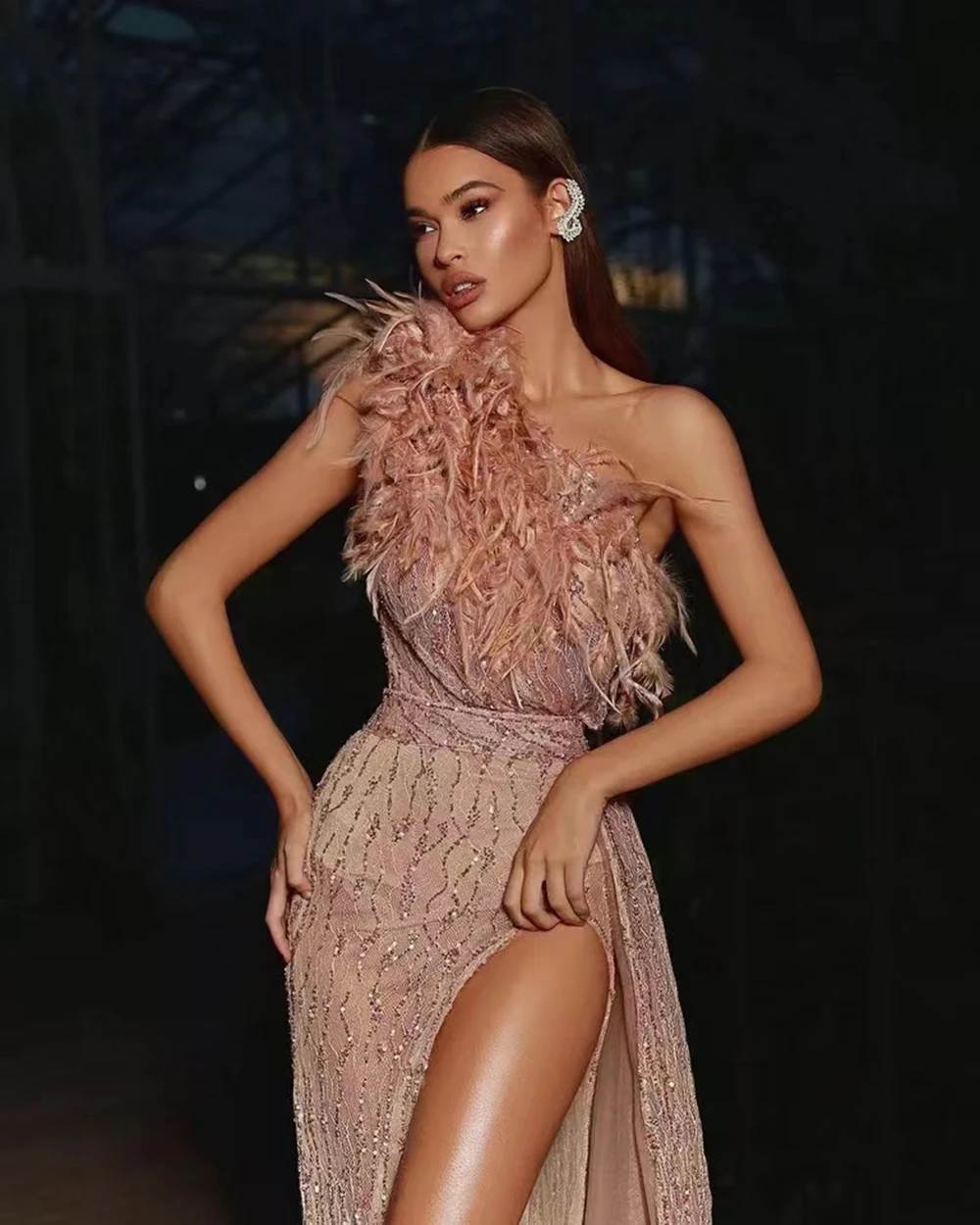 

Modest One-Shoulder Prom Dress With Feather Sexy High Split Backless Formal Party Gown Lastest Custom Made Gown