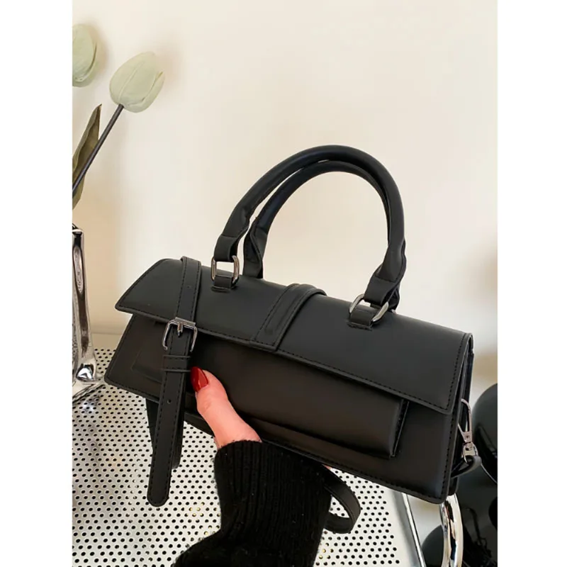 High-End Design Sense Women Handbag Simple Solid Texture Crossbody Bag 2023 New Black Clamshell Popular Portable Commuter Bag