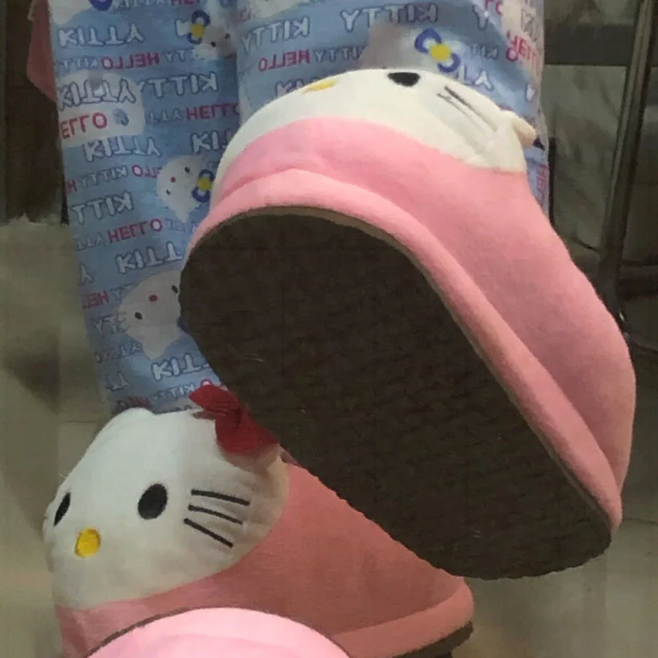 Fashion Cartoon Plush Sanrio Hello Kitty Big Head Cotton Shoes Women Plushie Kawaii Flat Shoes Pink Fuzzy Slippers Shoes Gift