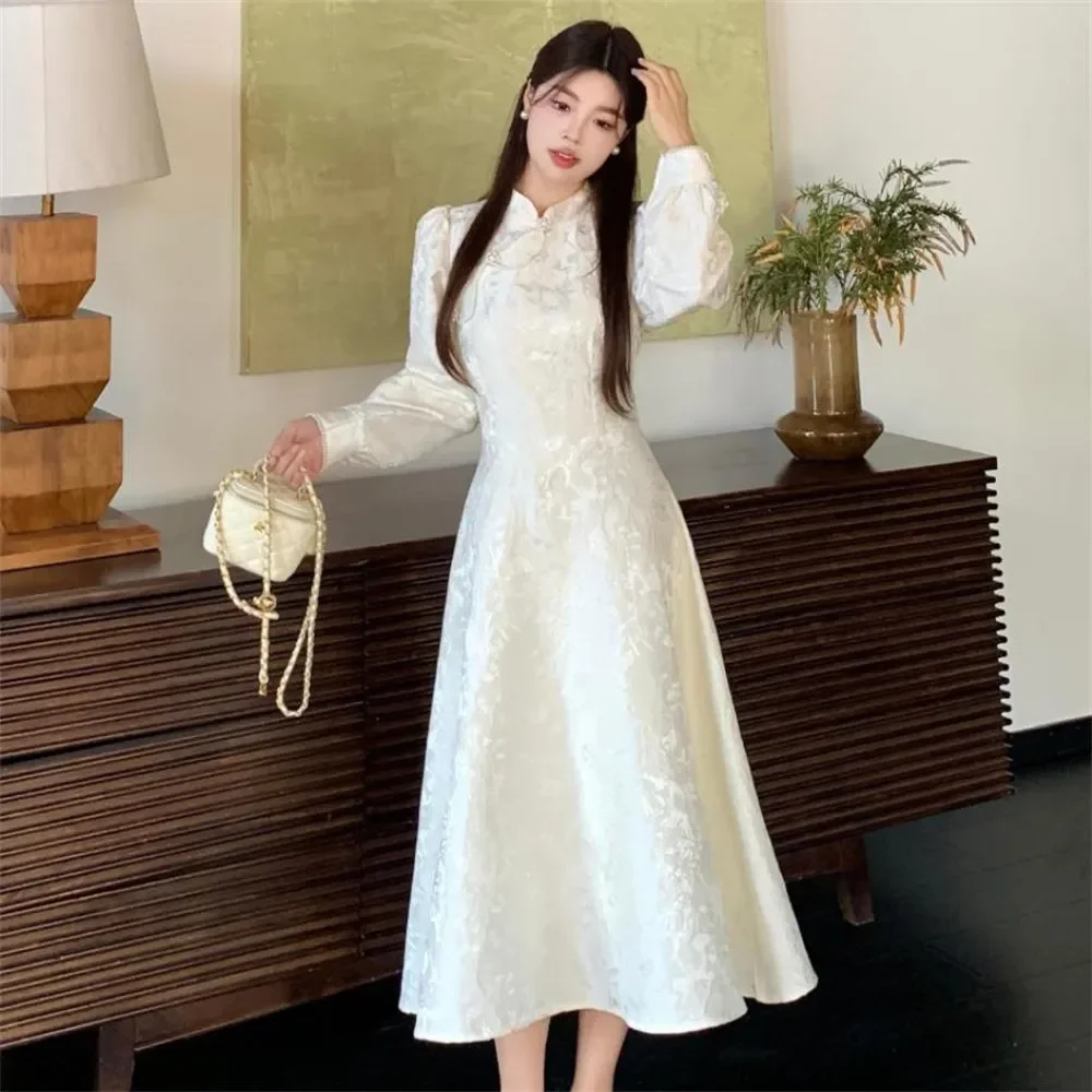 

Новое женское платье-ципао в китайском национальном стиле, весна-осень 2026, с воротником, приталенное, средней длины, жаккардовое, улучшенная модель