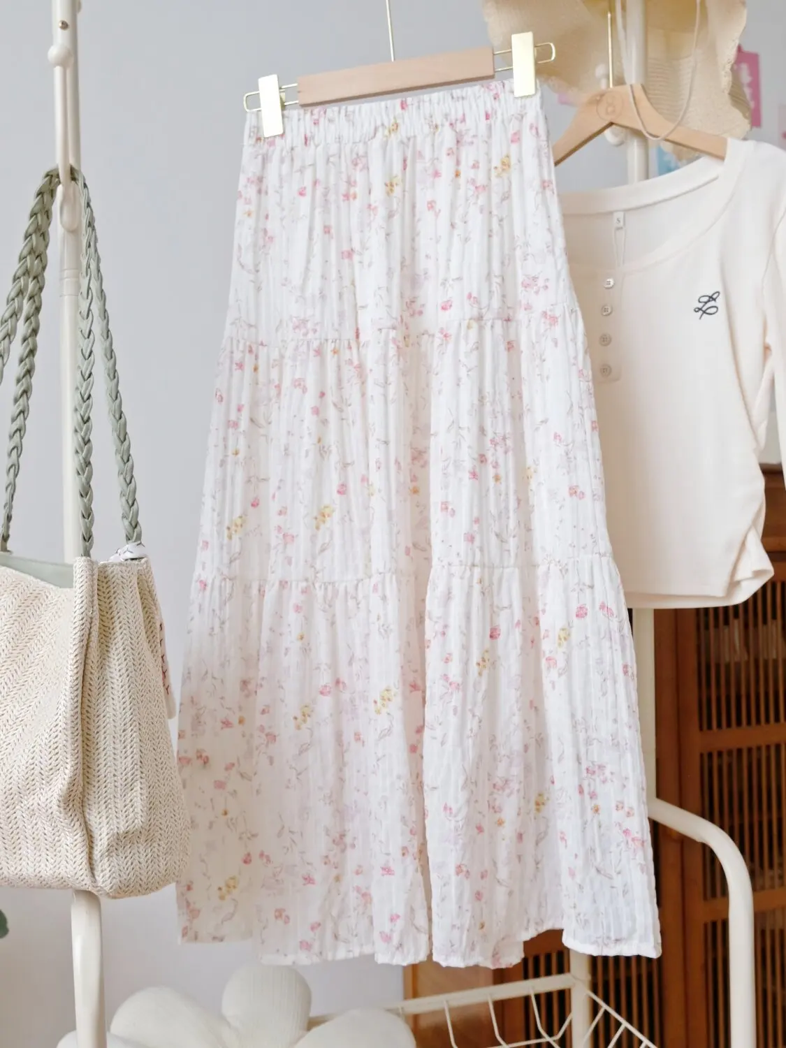 Sweet Cute Ditsy Pink Floral Tiered Skirt Crinkle Texture Elastic High Waist Flowy Ruffle Midi Skirt Summer Casual Beach A Line
