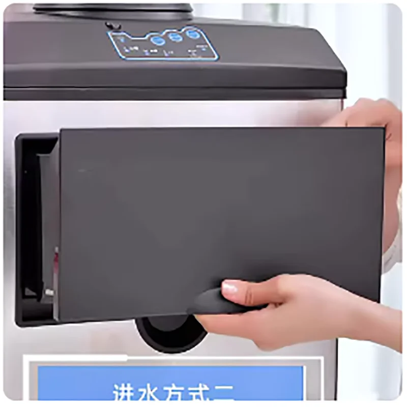 

Портативный ледогенератор с бутылкой и диспенсером для воды