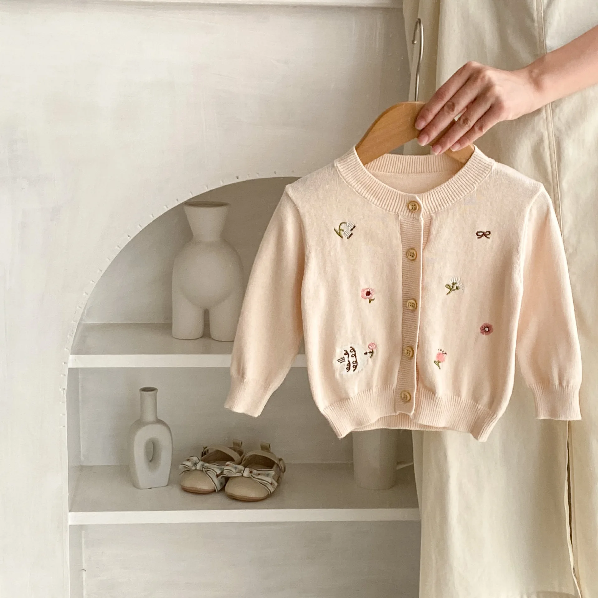 New Fashion Summer Baby Girl Embroidered Round Neck Knitted Air Conditioning Shirt Cute Pattern Gentle Cardigan