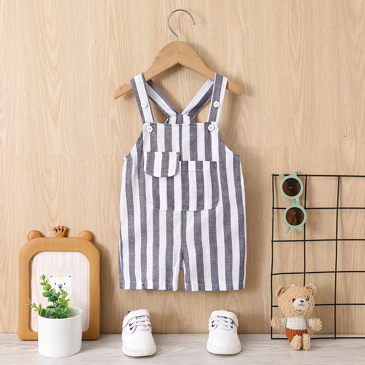 Baby girl baby fashion cute refreshing sleeveless striped pocket decoration casual vacation shoulder strap jumpsuit summer