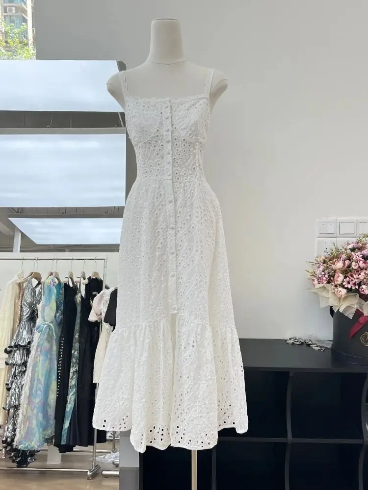 뜨거운 판매 여성의 섹시한 자수 컷 아웃 코튼 스파게티 스트랩 버튼 맥시 드레스 보헤미안 비치 2025 새로운 패션 캐주얼 드레스