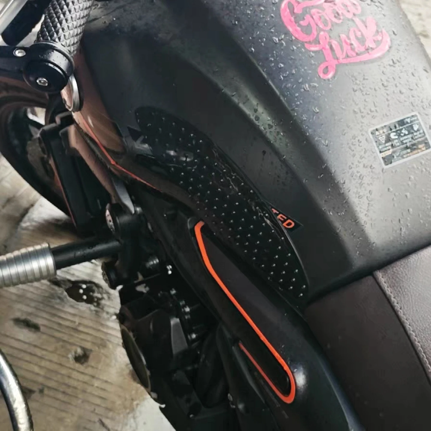 For KAWASAKI Z900 Z1000 Z650 Z400 Traction Tank Pads Anti Slip Stickers Knee Protector Motorcycle Accessiores Tank Pad Tank Grip